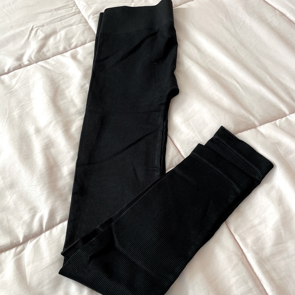 Women’s seamless ribbed high rise full length leggings black
